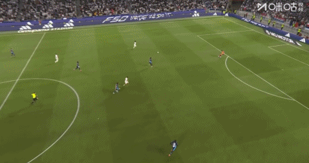 半场：里昂0-0马赛，伊根-赖利染红，阿布纳进球被吹